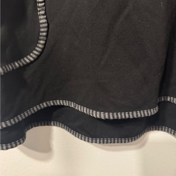 BYJJ Women’s Black Tunic Top Size Medium Exposed Seam Pocket Long Sleeve - Picture 7 of 7